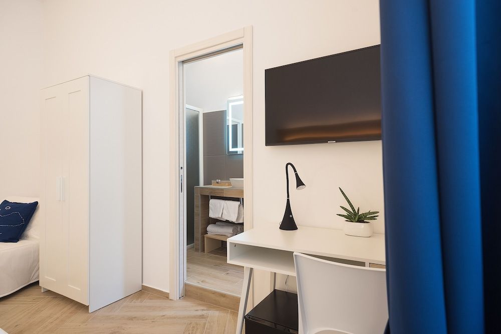 Cameo Design Triple Room 11