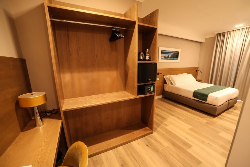 Toledo Relais - Exclusive Rooms Deluxe Quadruple Room, Courtyard View 3