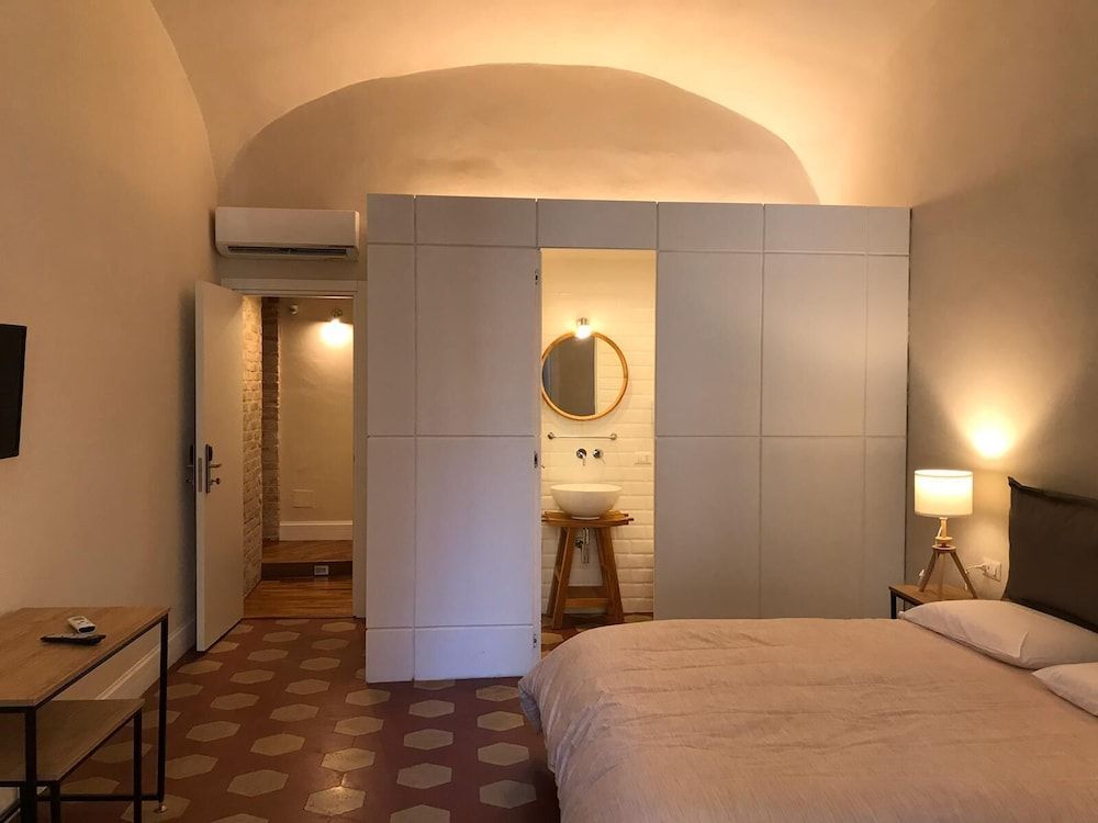 Palazzo Pignatelli Deluxe Triple Room, Balcony 7