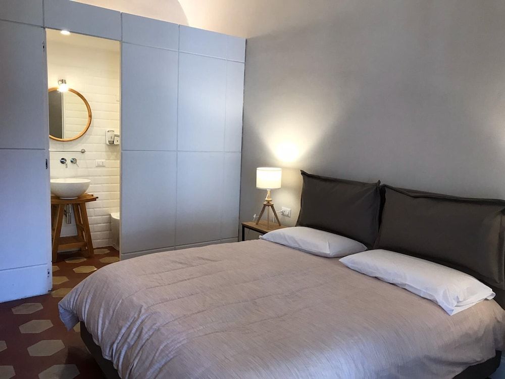 undefined Palazzo Pignatelli 5