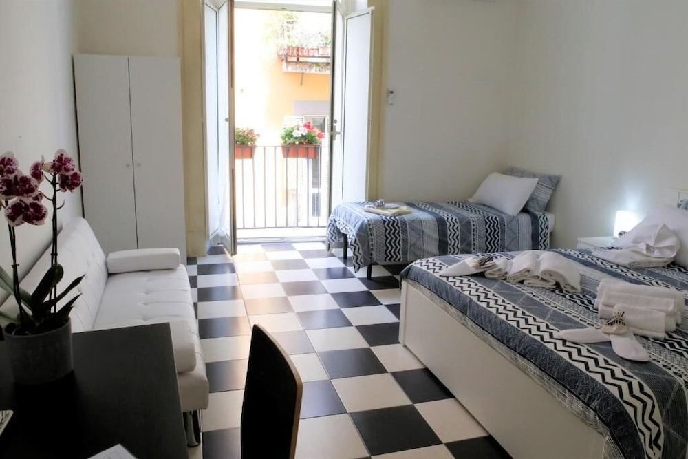 undefined MB Napoles Rooms 4