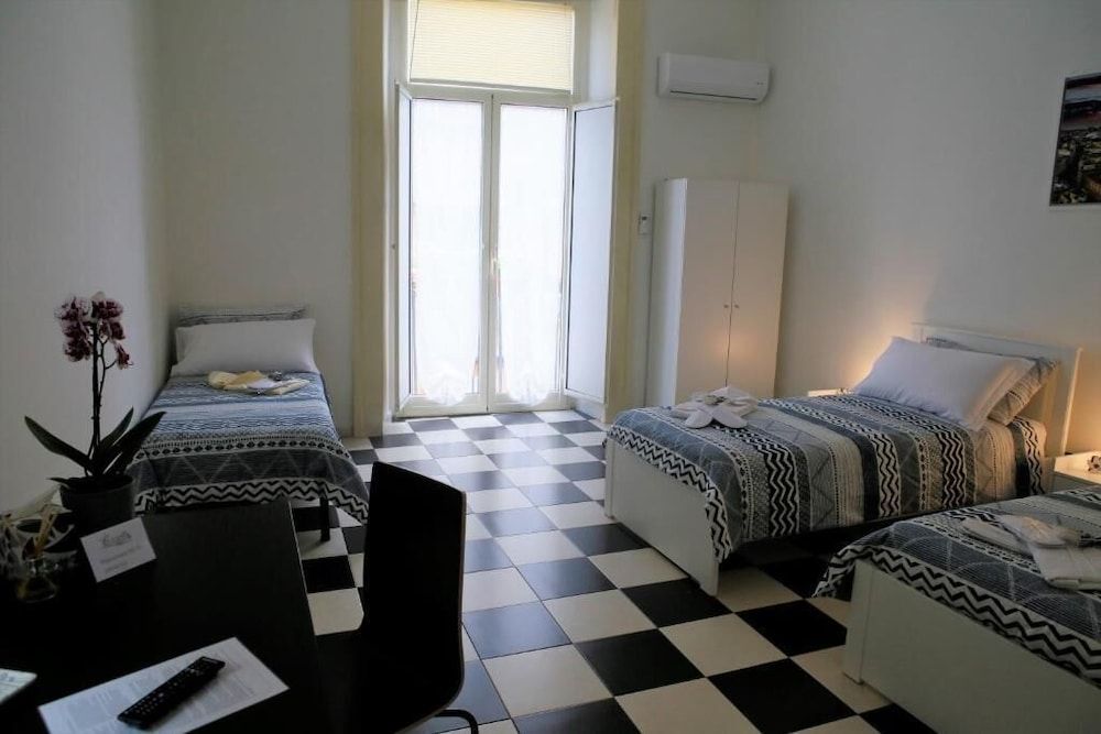 undefined MB Napoles Rooms 5