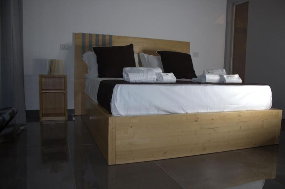 undefined Be Italian Room Bovio 23 10