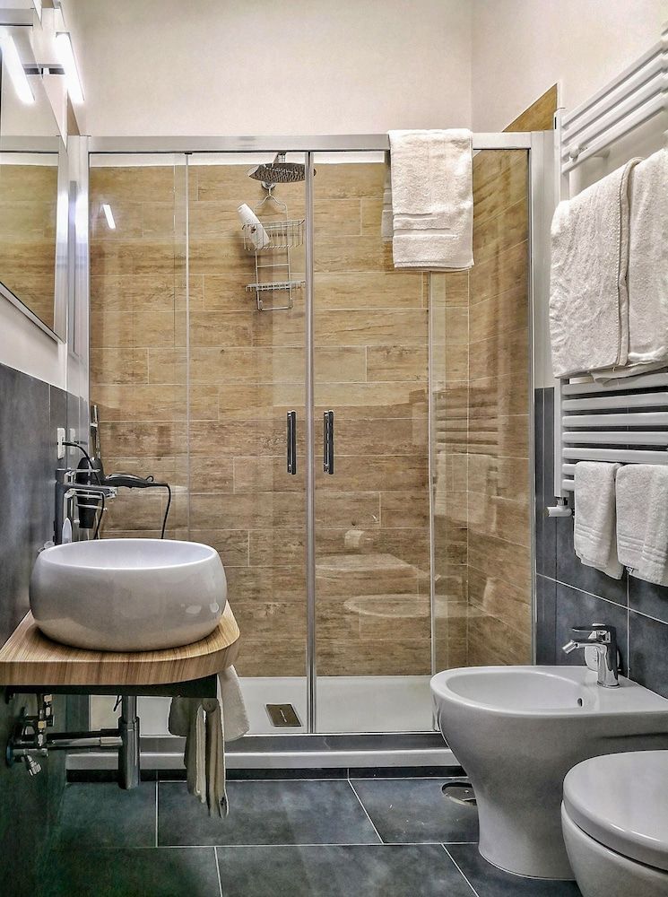 VediNapoli Double or Twin Room, Ensuite 6