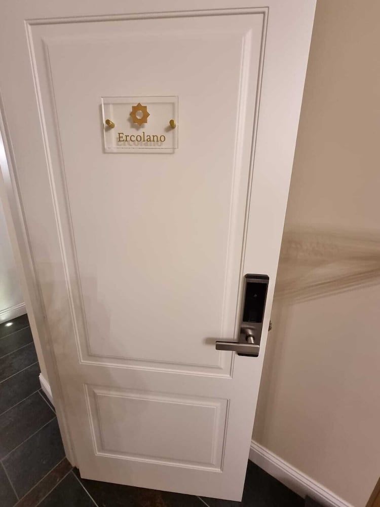 Domus Aurea Luxury Superior Double Room 8