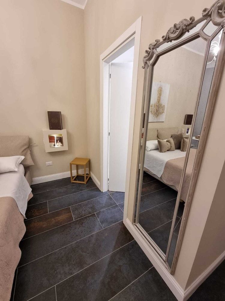 Domus Aurea Luxury Superior Double Room 4