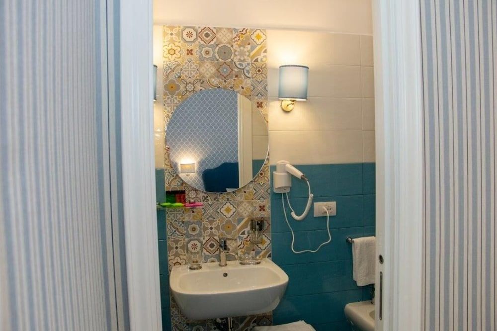 Florita Napoli Design Double Room 9