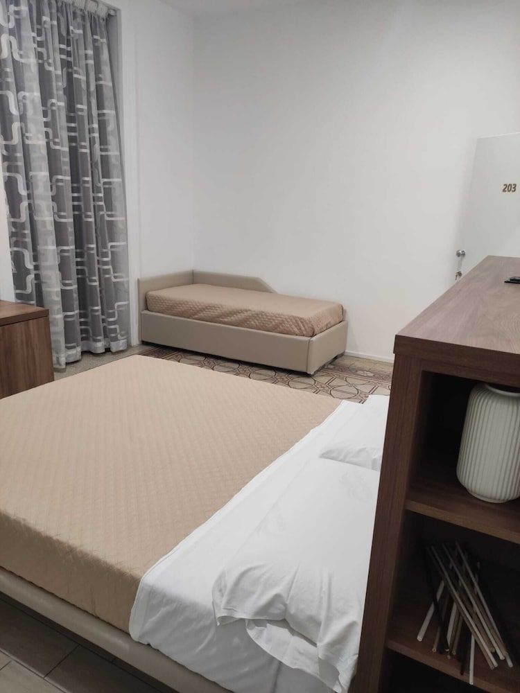 Partenope Luxury rooms Family Room 3