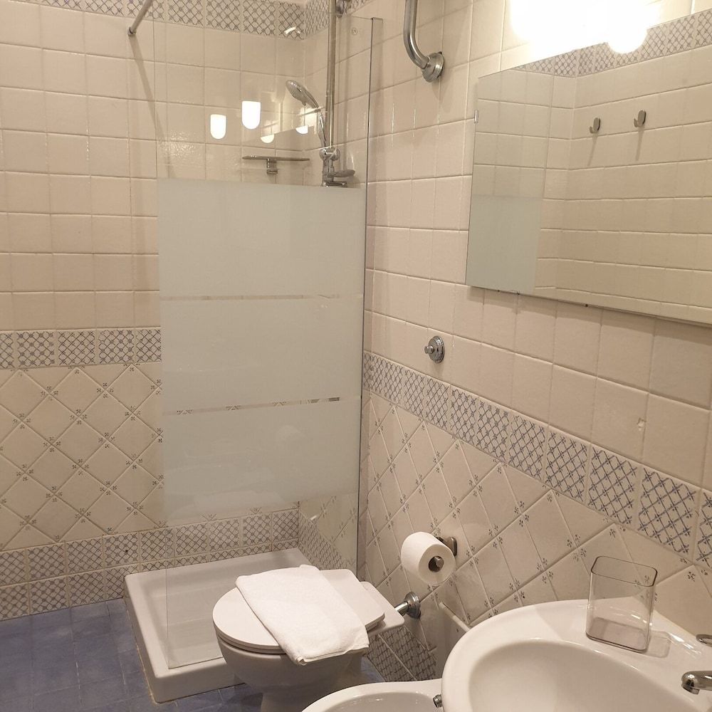 La Locanda dell'Arte-Piazza Dante Economy Double Room 17