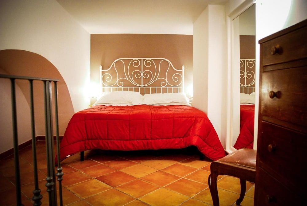 La Locanda dell'Arte-Piazza Dante Economy Double Room 3