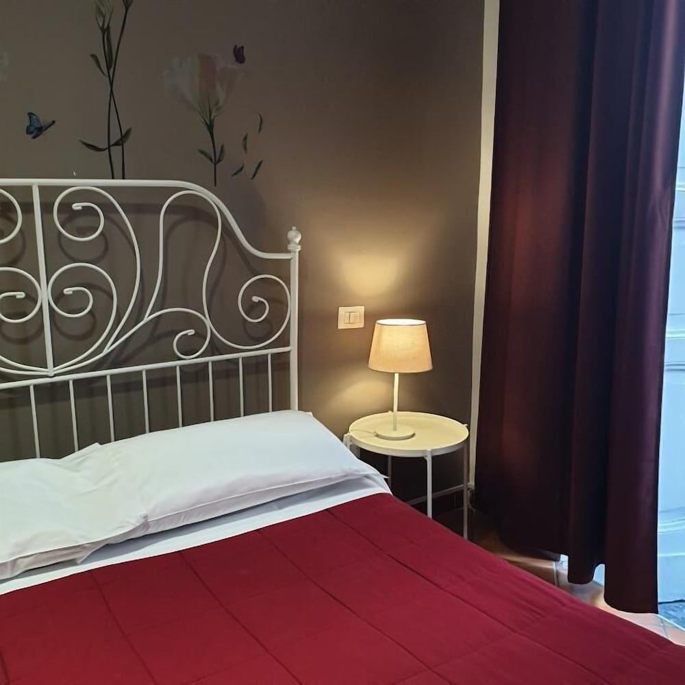 La Locanda dell'Arte-Piazza Dante Economy Double Room 10