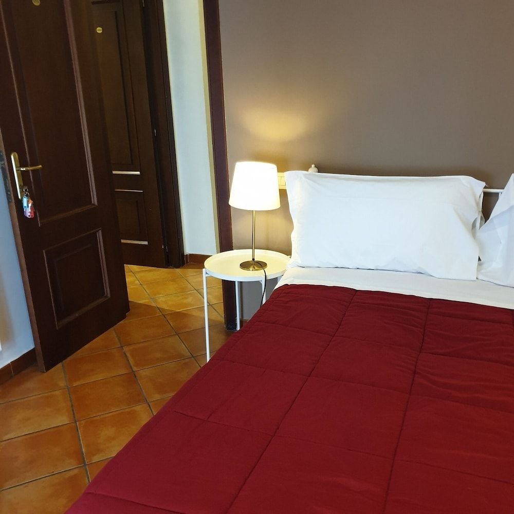 La Locanda dell'Arte-Piazza Dante Economy Double Room 6