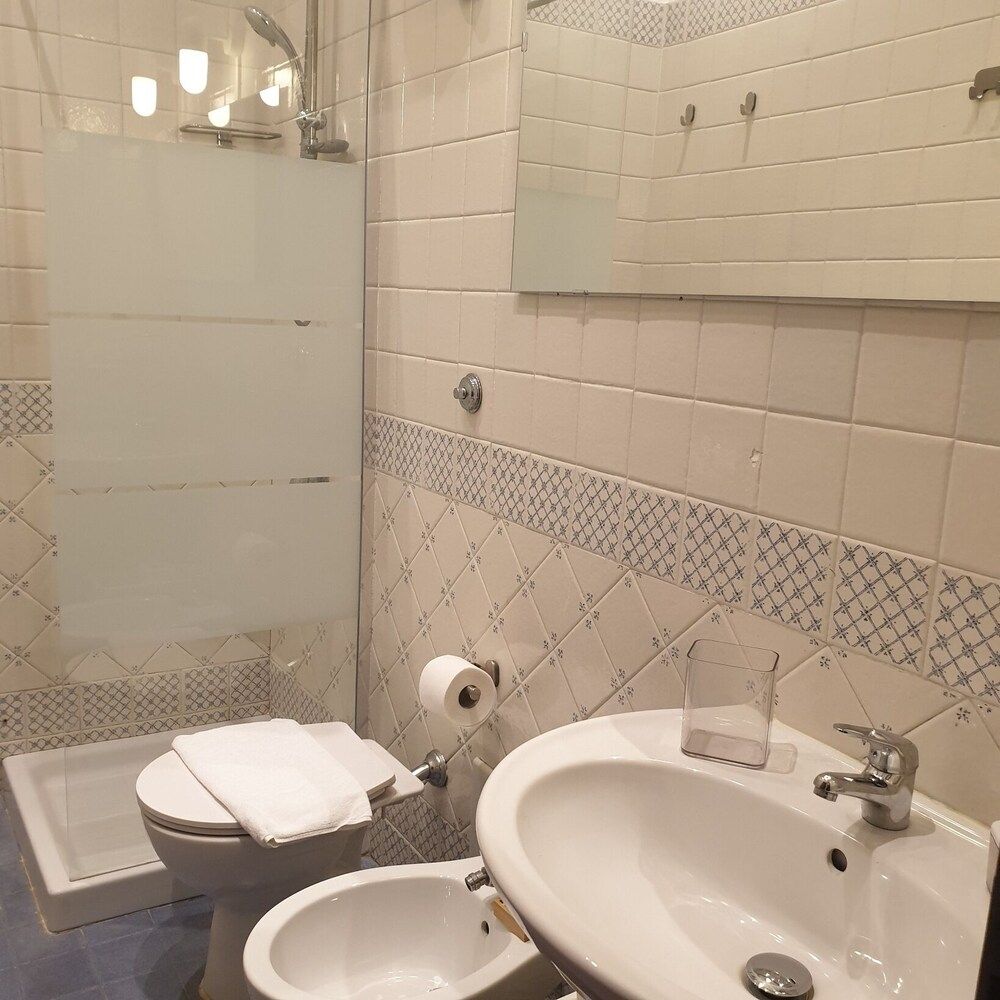 La Locanda dell'Arte-Piazza Dante Economy Double Room 14