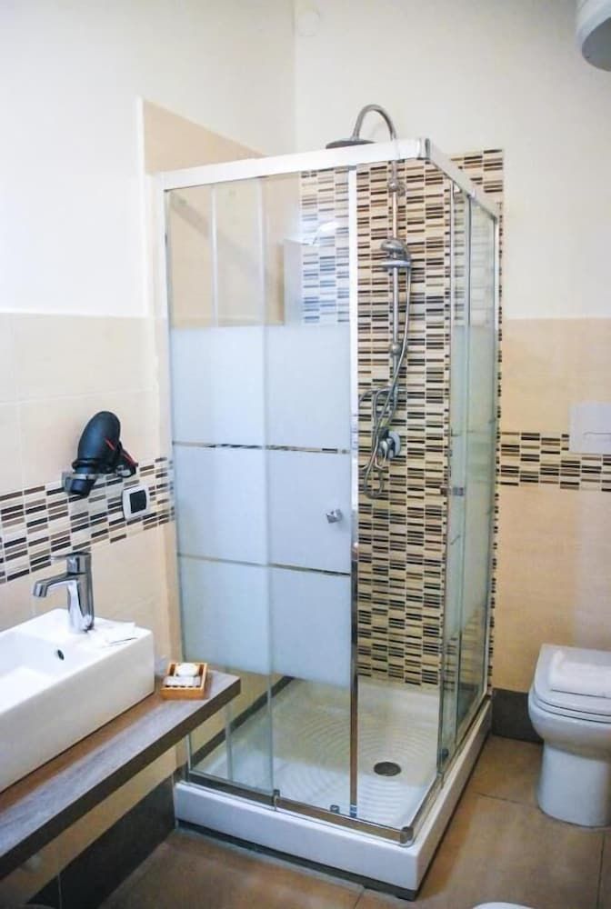 La Locanda dell'Arte-Piazza Dante Economy Double Room 16