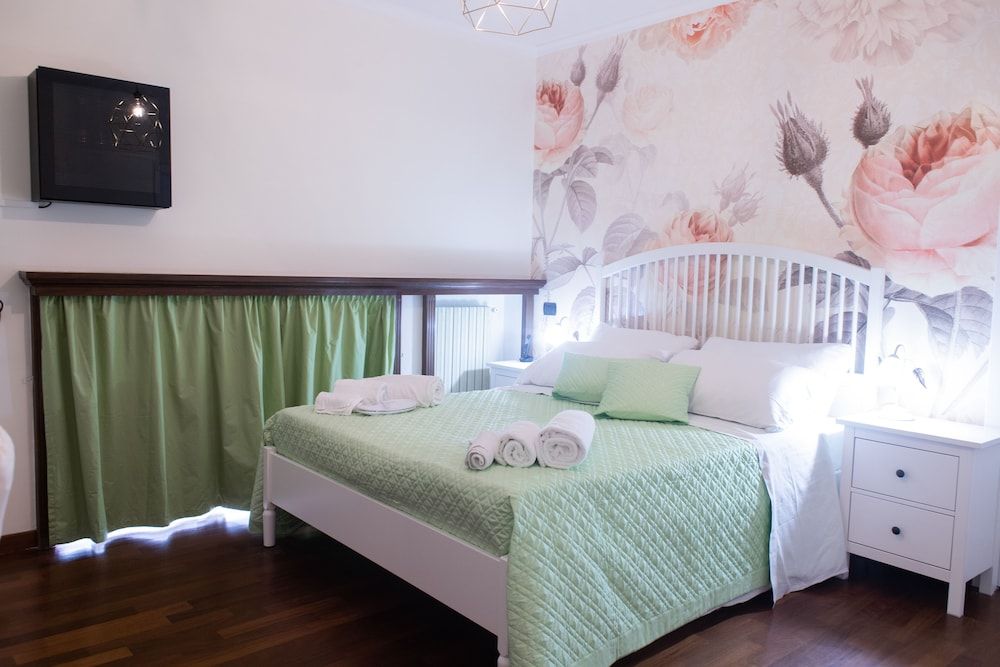 Bed Boutique Napoli Colors Superior Room, Hot Tub (Camelia) 2