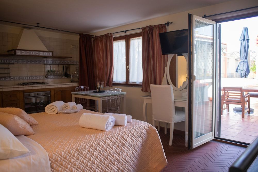 Bed Boutique Napoli Colors Panoramic Studio Suite, Terrace, City View (Pesco) 5