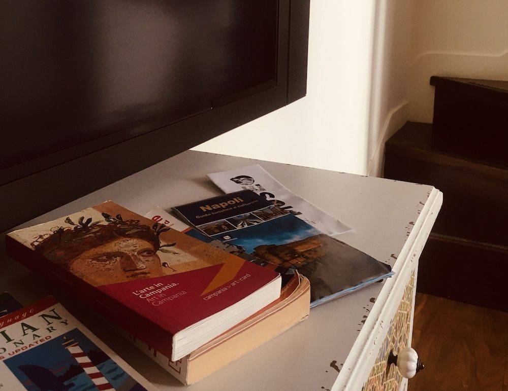 Bed Boutique Napoli Colors Superior Room, Hot Tub (Camelia) 8