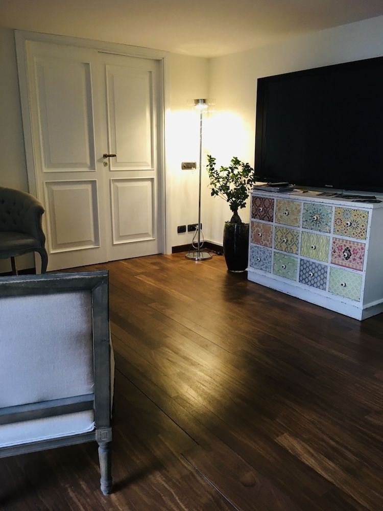 Bed Boutique Napoli Colors Superior Room, Hot Tub (Camelia) 7