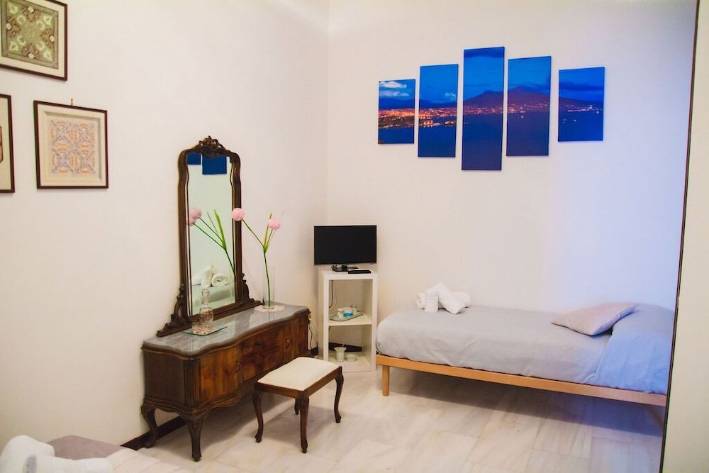 undefined Sweet Rooms in Easy House 2