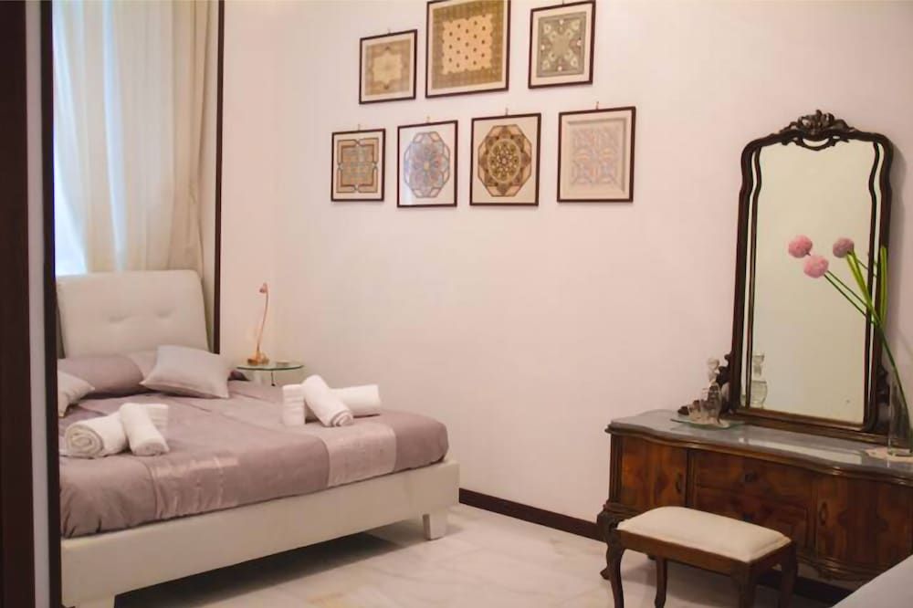 undefined Sweet Rooms in Easy House