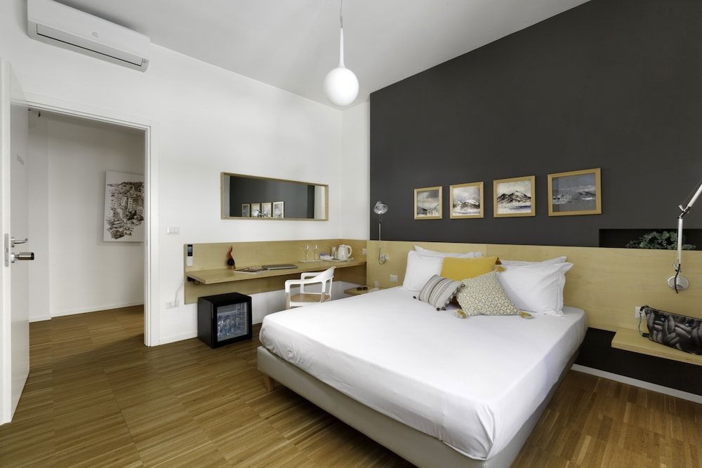 undefined Vivaldo Suite - Piazza dei Martiri 2