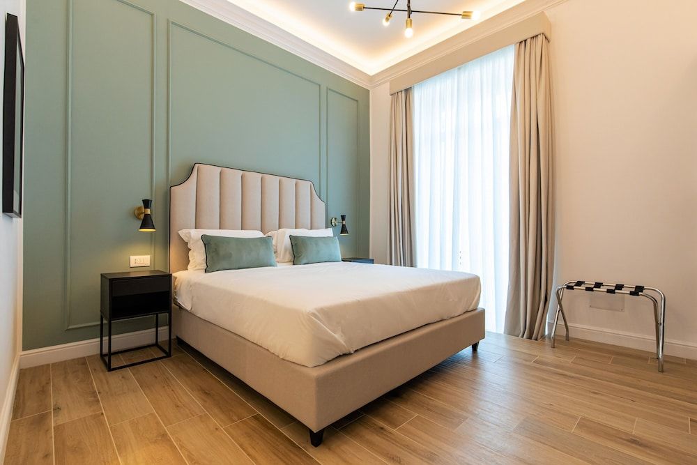 undefined Unico Relais 4