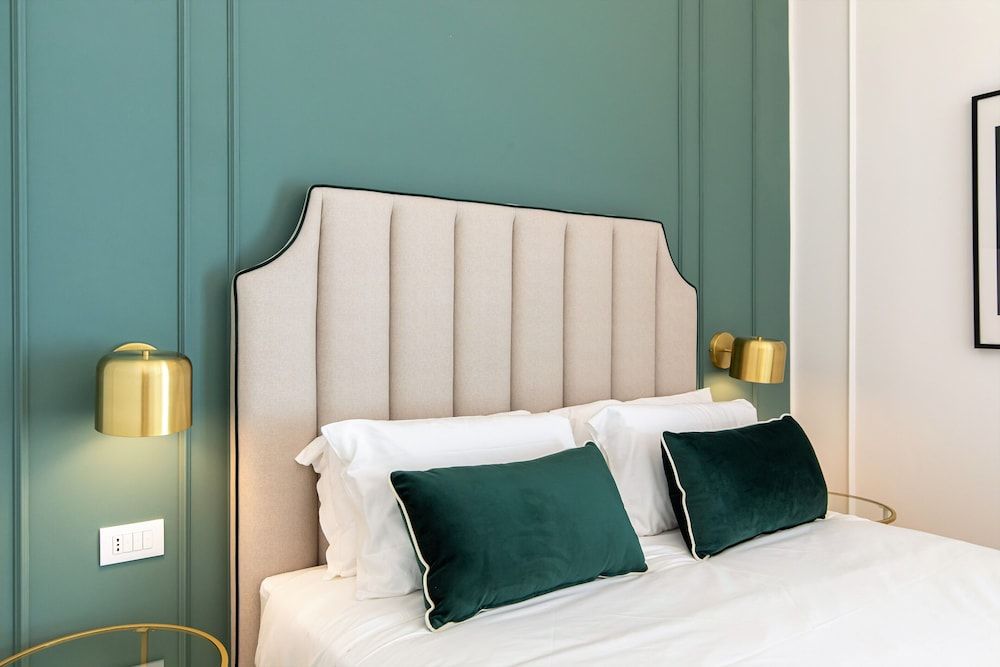 undefined Unico Relais 8