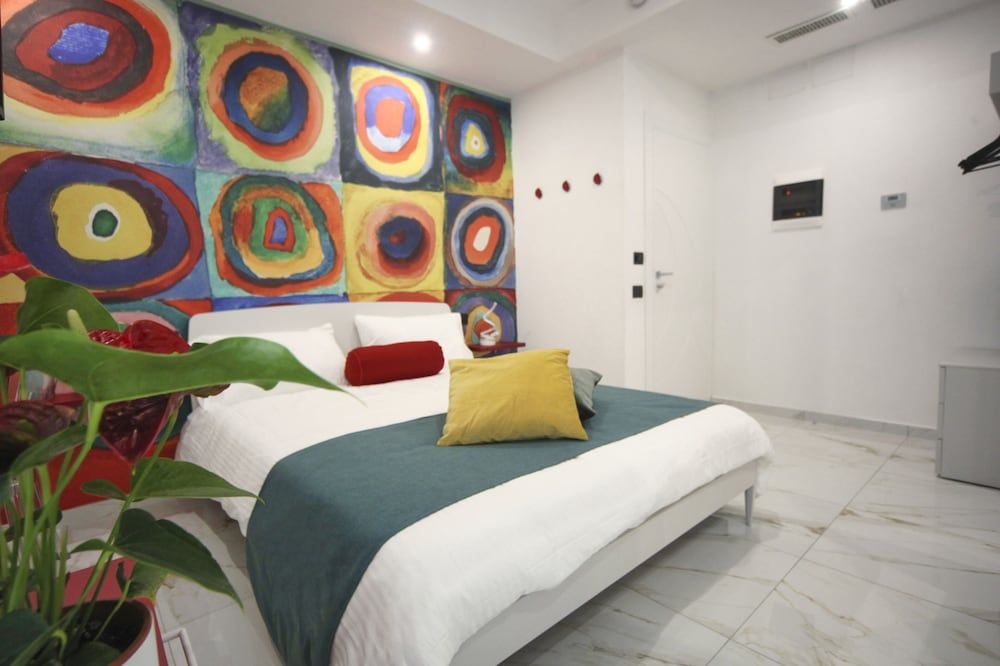 undefined Be-Coloured Suites 4