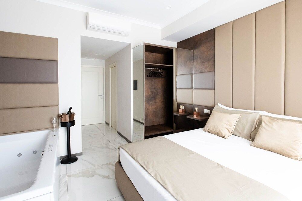 undefined Imperatrice Suites 8