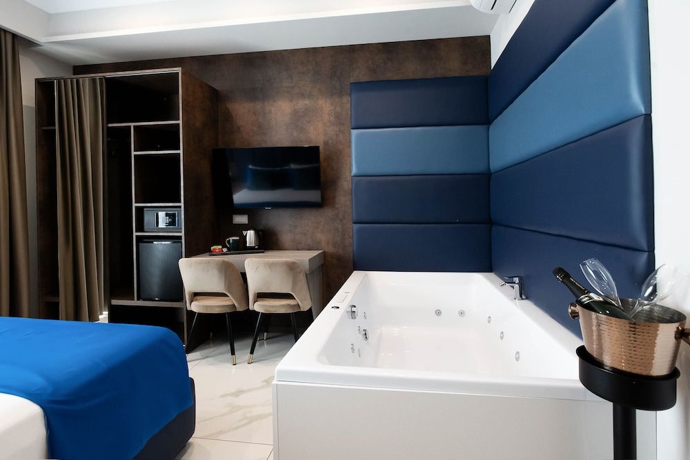 Imperatrice Suites Premier Room, Hot Tub, Sea View 25