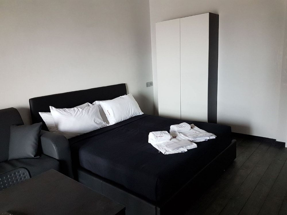 Covo degli Angioini Apartment, Annex Building 2