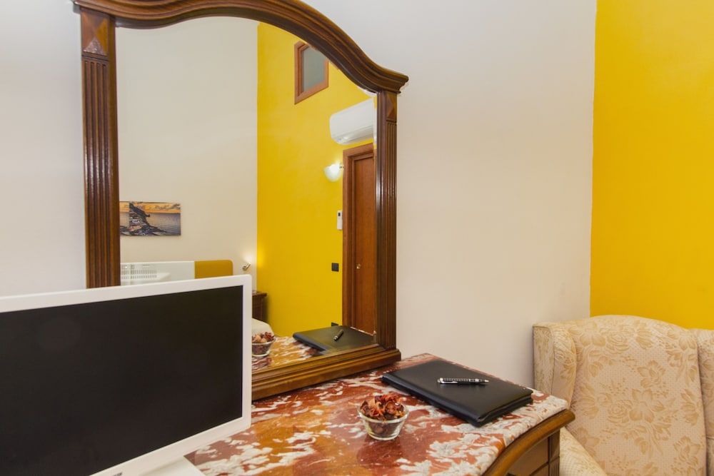 Palazzo Carafa della Spina Apartment, Kitchen (Casa Maria) 15