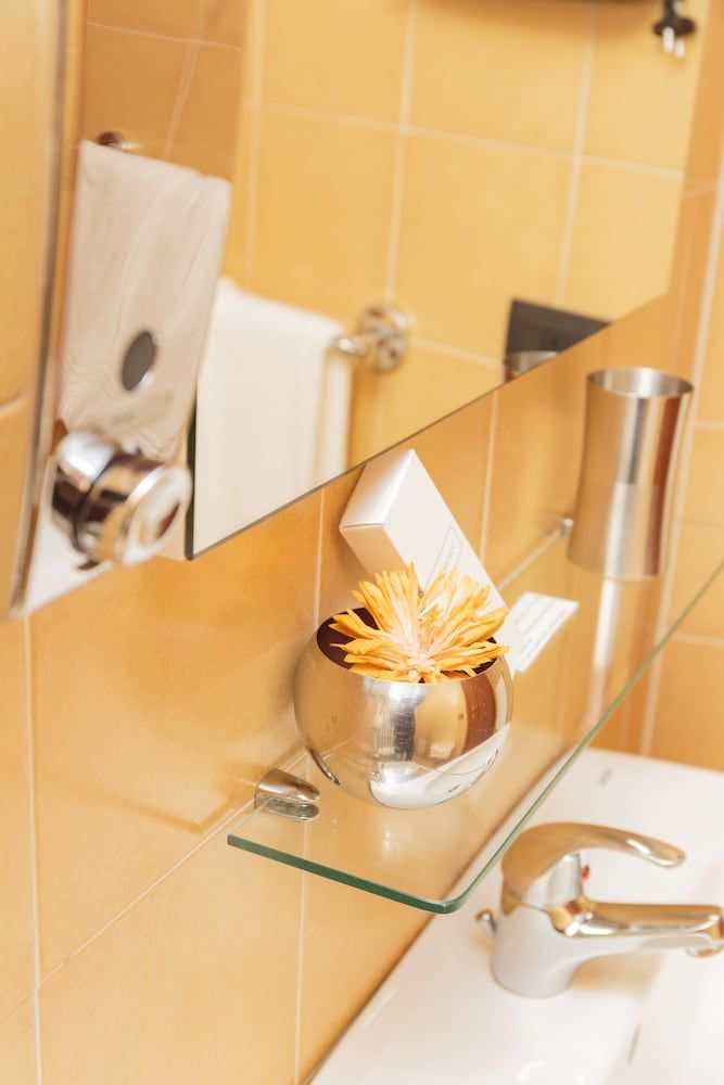 Palazzo Carafa della Spina Apartment, Kitchen (Casa Candida) 11