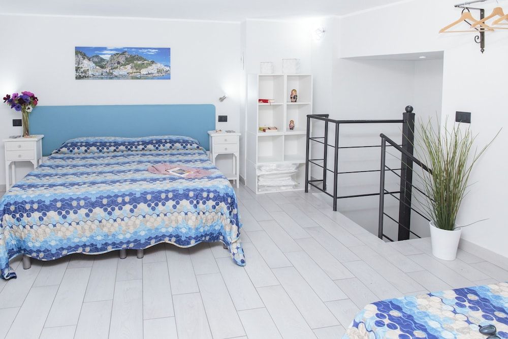 Palazzo Carafa della Spina Apartment, Kitchen (Casa Candida) 4