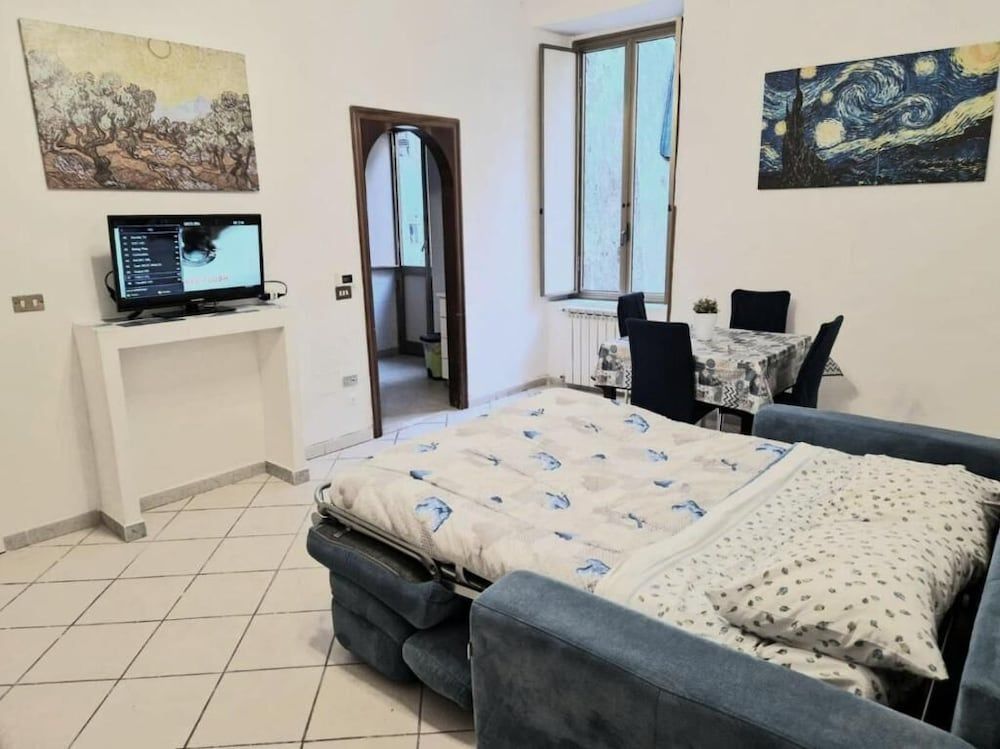 Andrea's House Apartment in the Historic Center of Naples Family Apartment, 3 Bedrooms, Balcony, City View 12