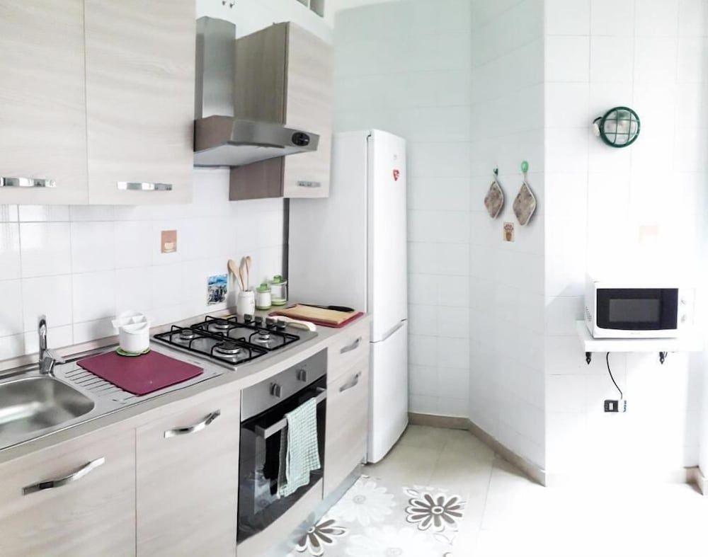 Andrea's House Apartment in the Historic Center of Naples Family Apartment, 3 Bedrooms, Balcony, City View 10