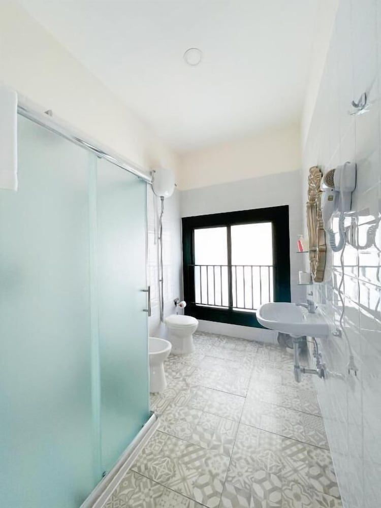 undefined Ostello Bello Napoli 9