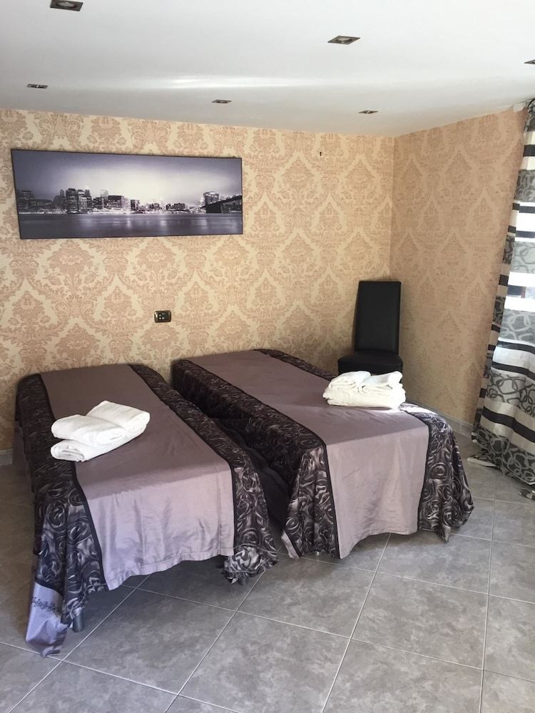 undefined Hostel la nuit 2