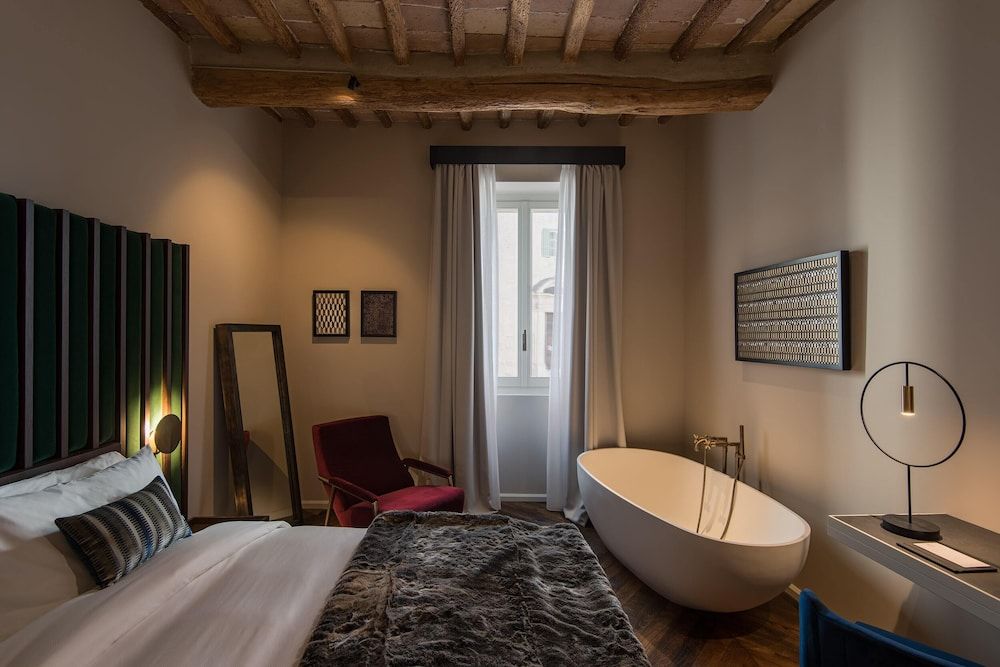 Times Suites & Bar Deluxe Room 2