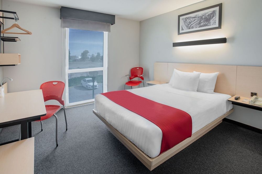 City Express by Marriott Durango Room, 1 Queen Bed 3