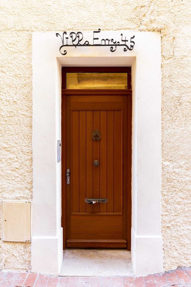 undefined Great brand new 1 bedroom apartment in the center of old Antibes 4