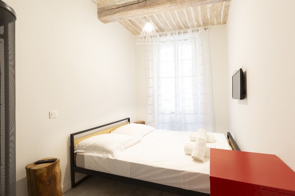 undefined Great brand new 1 bedroom apartment in the center of old Antibes 7