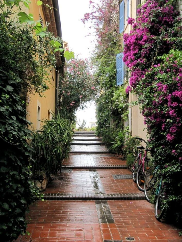 undefined Great brand new 1 bedroom apartment in the center of old Antibes 6