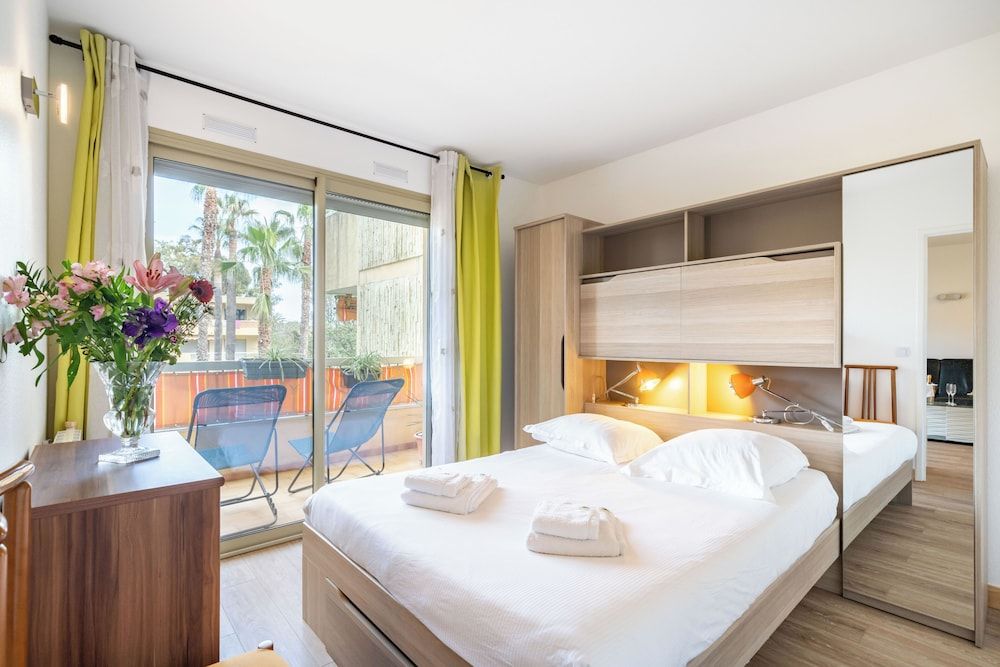 undefined Hello Côte d'Azur 7