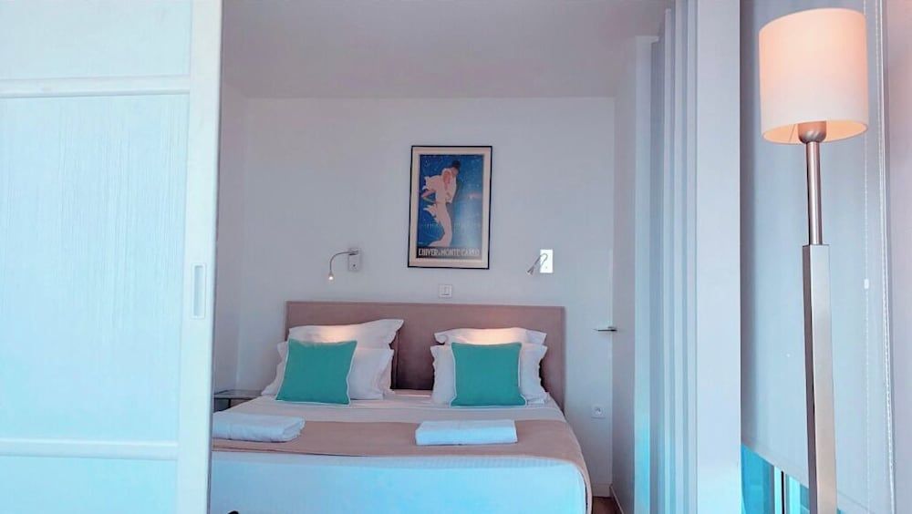Corner 1 Bedroom 35m2 by the POOL