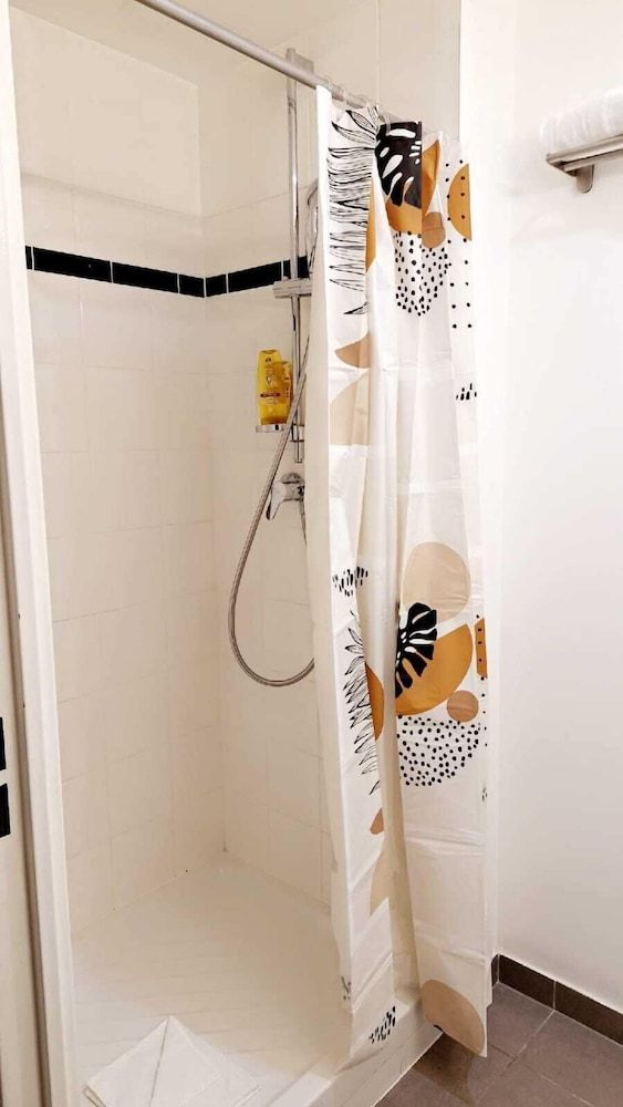 Moov'Appart Hotel Clichy Studio, 2 Twin Beds 5