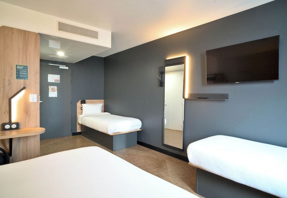 B&B HOTEL Dreux Nord Quadruple Room, Non Smoking