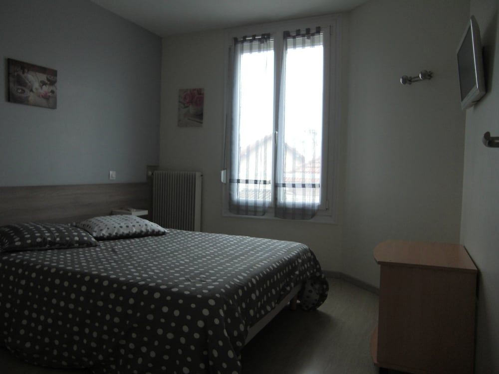 Hotel Le Colbert Double Room, Shared Bathroom 2