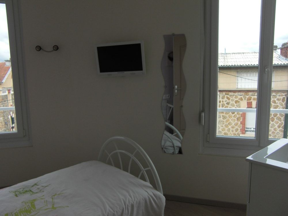 Hotel Le Colbert Single Room, Shared Bathroom 4