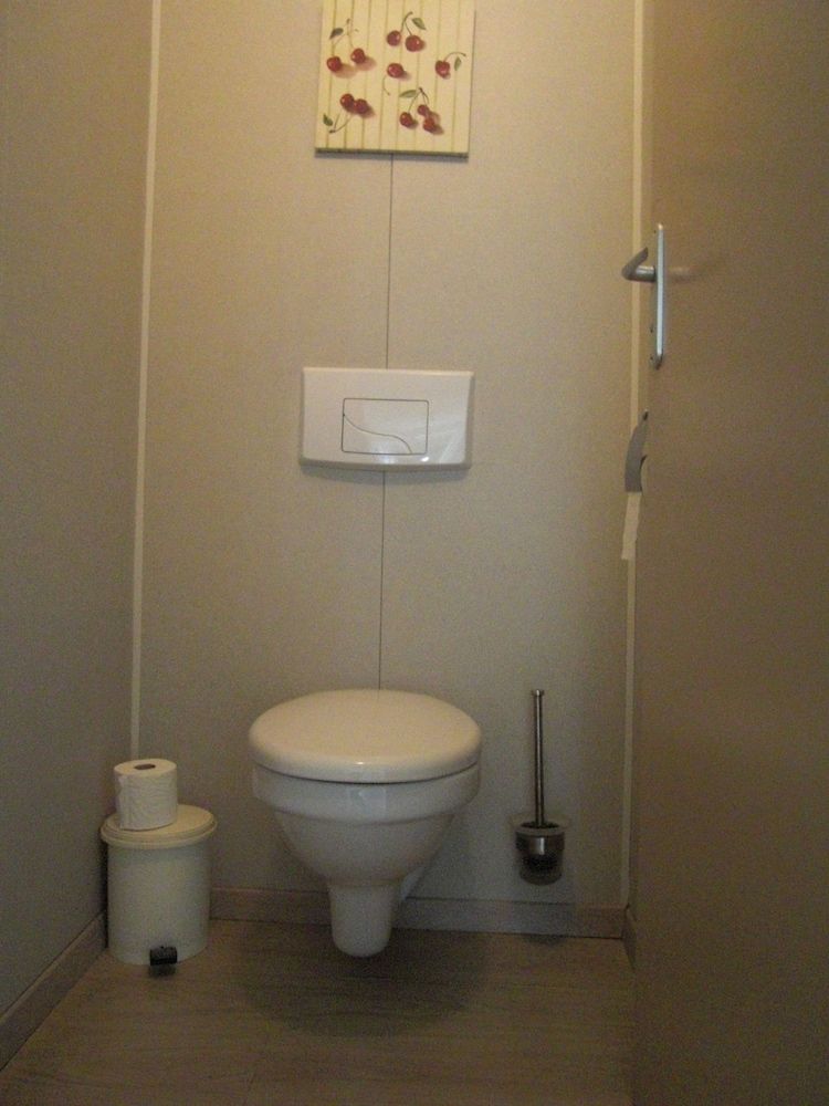 Hotel Le Colbert Double Room, Shared Bathroom 4